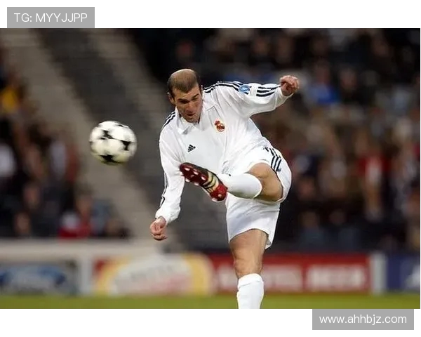 金球前腰启示录：齐达内、卡卡与德布劳内的时代共性