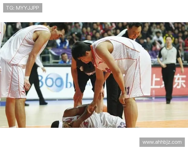 梅尔顿谈比赛中的情绪发泄：暴力隔扣源于场上激烈的垃圾话对抗